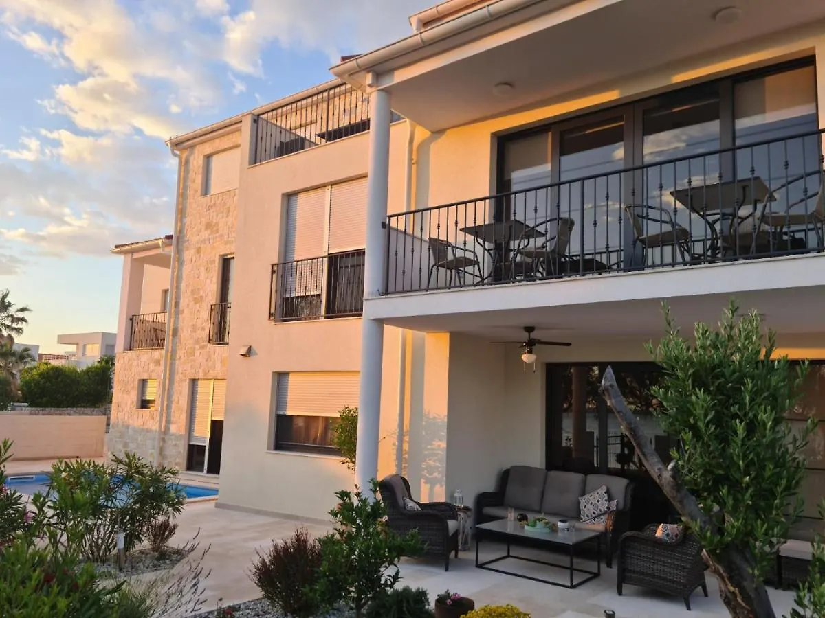 דירה ורסי Appartments Akrapovic קרואטיה